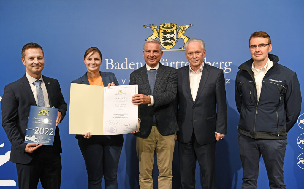Fischer erhält Auszeichnung als Ehrenamtsfreundlicher Arbeitgeber